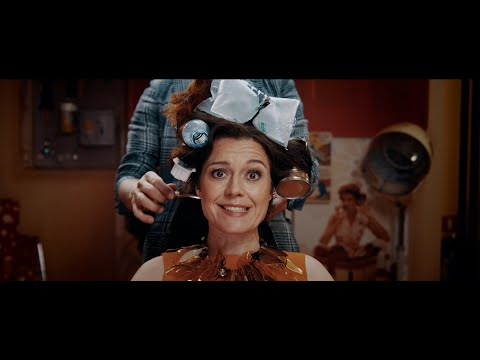 Amaryllis Temmerman - De ver van mijn bed show (official video)