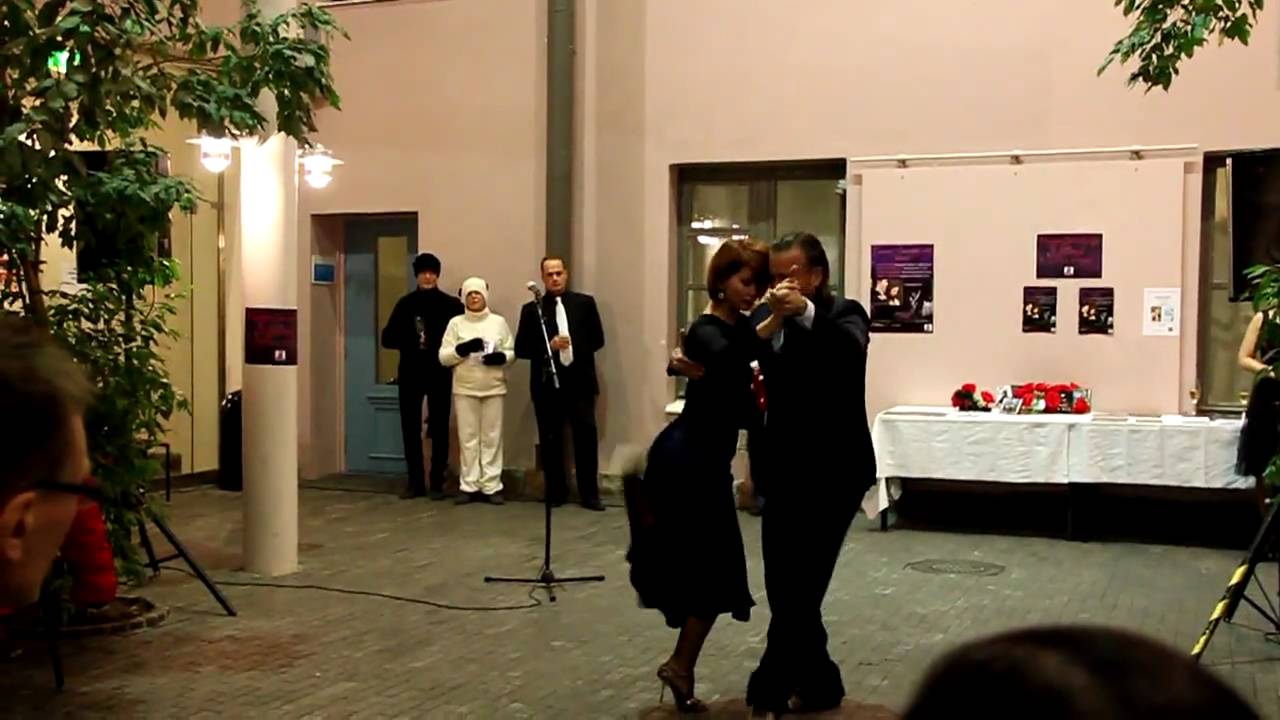 Alexey Barbolin y Julia Zueva dancing at Oulu Tango week