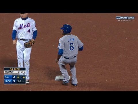 WS2015 Gm4: Cain steals second base in the 6th
