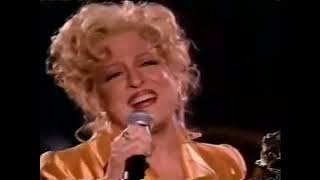 Wynonna Judd and Bette Midler duet &quot;The Rose&quot;