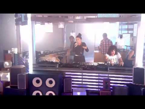 Annie Mac & Jessie Ware   Running Disclosure Remix)(1080p H 264 AAC)(1)