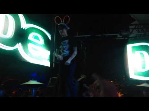 Deadmau5 makes fun of Avicii and plays Levels at XS on 11-15-2013
