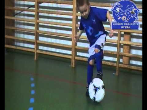 ZEWNĘTRZNE CIĘCIE KROK1 - EKS Kolektyw Radwanice - podstawy piłki nożnej