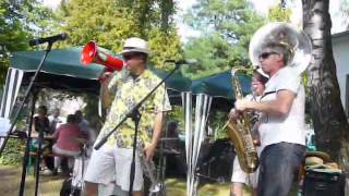 Brassel The Mellow saxophone in Köln Mauenheim, Gemeindefest St. Quintus, 9.9.2012.flv