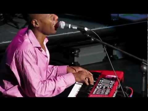 Mike & The Mechanics - The Road  (Live)