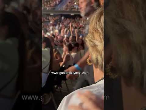 Padres de CAMILO emocionados en Wizink Center de Madrid DE ADENTRO PA AFUERA TOUR #Padres #Camilo