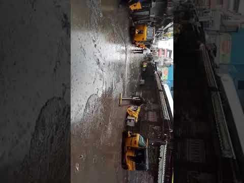 T Nagar  Ranganathan street  AUTO Drivers  in Monday morning  duing the job  clean India(1)