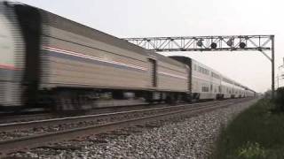 preview picture of video 'Amtrak Trains 6 and 4, Galesburg Illinois 2002'