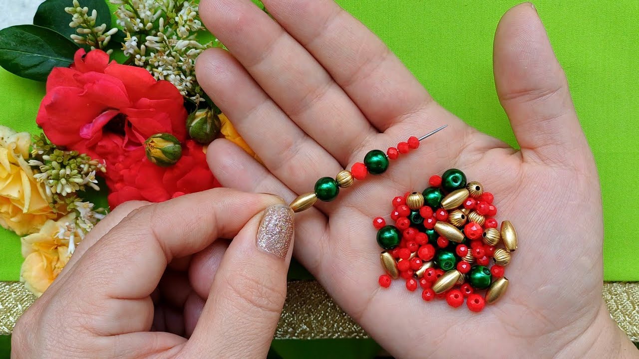 Tutorial and design of a decorative tassel specifically for the edge of a scarf.#DIY💚