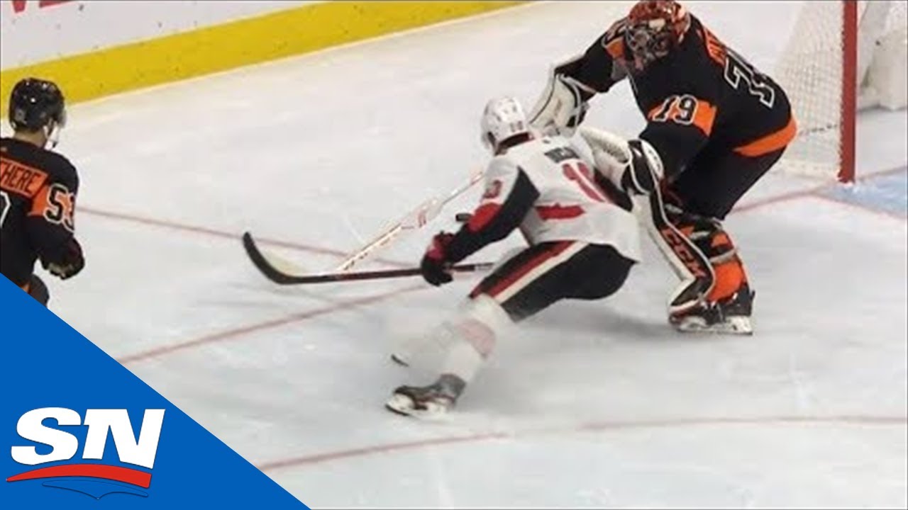 Vidéo: Carter Hart a tellement eu l'air d'un CAVE..