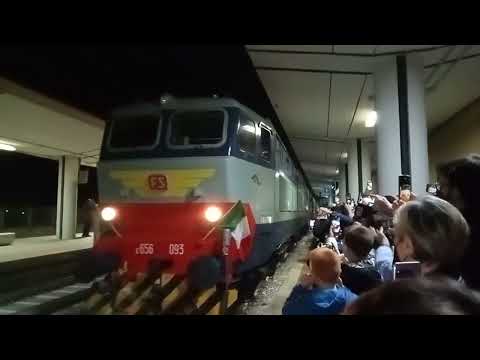Treno del Milite Ignoto 2022 in transito lento a BITETTO