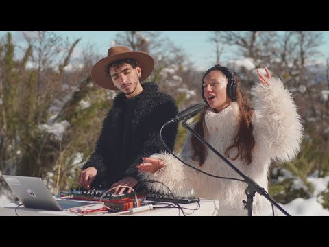 Ensueño | Snowy Mountain Live Session for Calming Anxiety - El Beso Del Árbol & MAIARÁ