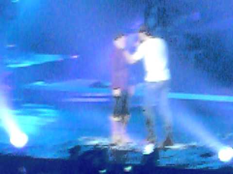 enrique iglesia euphoria  2-3-11