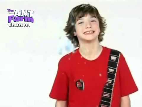 Jake Short from ANT farm - You're watching Disney Channel 3 languages/ 3 idiomas