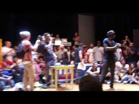 Dedson & Rubix dancing to CJms at BattleBAD 2013