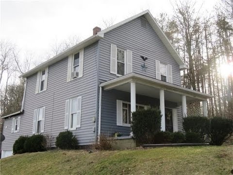 408 W Prairie St, Harrisville, PA 16038, 4 beds 1 bath    sqft