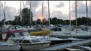 preview picture of video 'Netherlands Two yacht harbors of Uitgeest Noord-Holland De twee jachthavens van Uitgeest'