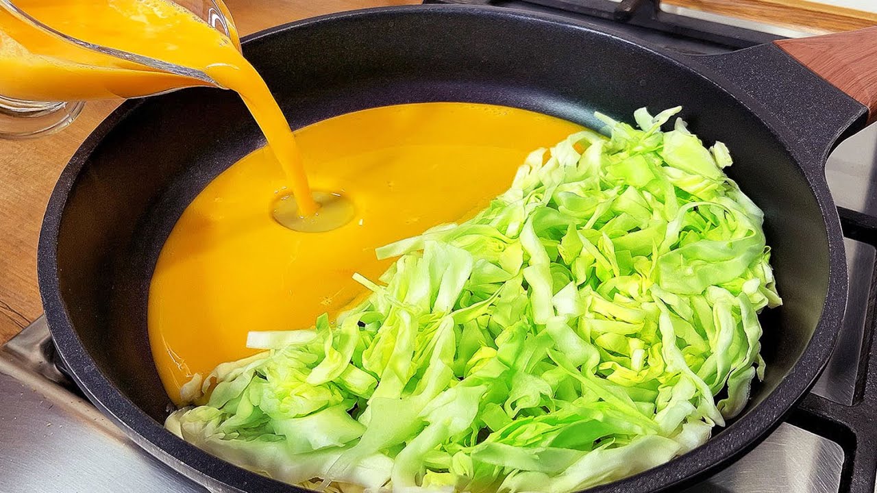 Cabbage with egg tastes better than pizza! Just a few ingredients. Tasty and healthy
