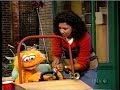 Sesame Street 3789 Zoe Gets The Zoemobile