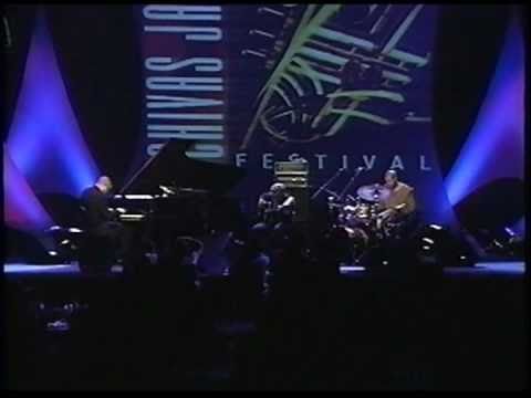 Jason Moran Trio - You've got to be modernistic - Chivas Jazz Festival 2003