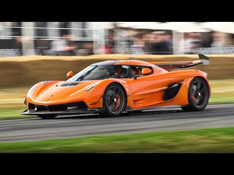 Koenigsegg Jesko Attack & Jesko Absolut in action: V8 Sound, Accelerations, Spitting Flames & Bangs!