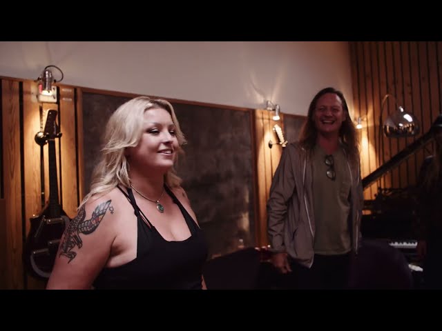 I Left My License In The Future von Thundermother ((jetzt ansehen))