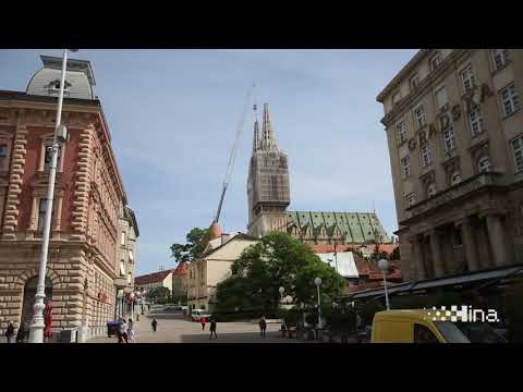 Postavljen križ na sjeverni toranj zagrebačke katedrale