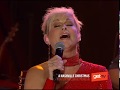 A NASHVILLE CHRISTMAS - Lorrie Morgan sings "The Christmas Song"