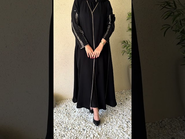 عباية تطريز برونزي أنيق بخطوط هادئة – Soft Beige Line | سدفة