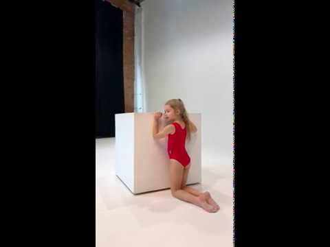 На фотосессии у Амира Гумерова - Арина Наумова балерина акротанцор гимнастка 4K VIDEO  