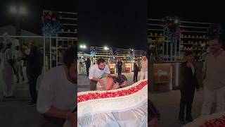 We still can't get over this serpentine cake from last week's engagement in Senegal !