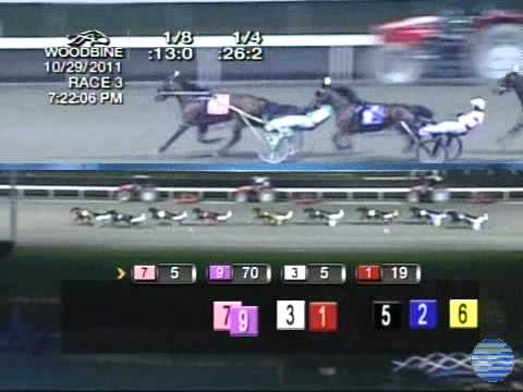 2011 Breeders Crown 2YO Filly Pace - theharnessedge.com