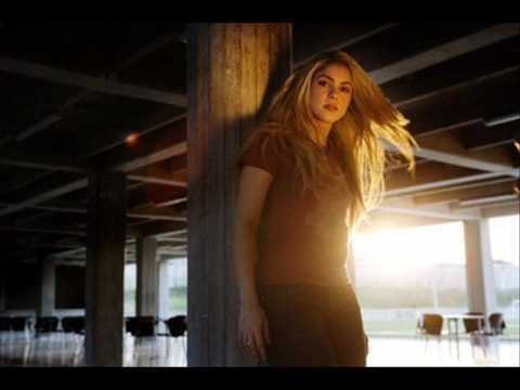 Miguel Bose feat. Shakira - Si Tu No Vuelves