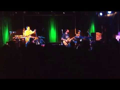 Snarky Puppy : Young Stuff - Michael League bass solo