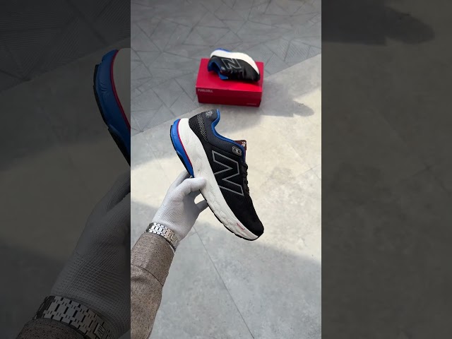 Vídeo relacionado con New Balance Fresh Foam X 860 V14 para Mujer, Negro/Phantom/Angora, 10 X-Wide