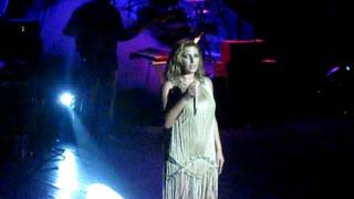 Elena Paparizou - Se poion na milisw/ Panta se perimena ( Larnaca 29.7.2011)