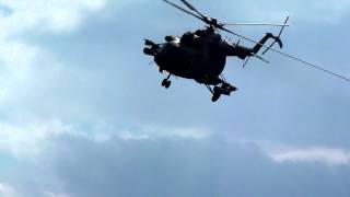 preview picture of video 'Bojkovice - přelety vrtulníku MI-171š'