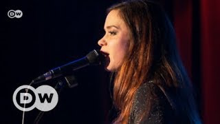 Lilly Among Clouds - die Pop-Melancholikerin | DW Deutsch