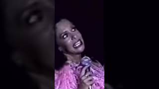 Meu Nome é Gal - Gal Costa competindo com uma Guitarra