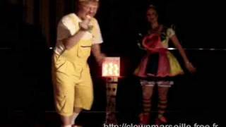 preview picture of video 'Clown magicien magic act Toulon, Spectacles clowns vaucluse 84, clown nice 06, var 83 et BDR PACA'