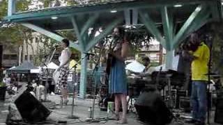 The Ditty Bops @ Todos Santos Plaza: &quot;Your Head&#39;s Too Big&quot;