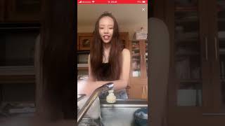 ライブ配信　セクシーな人妻の至高の胸チラ(29:45〜ベストアングル)