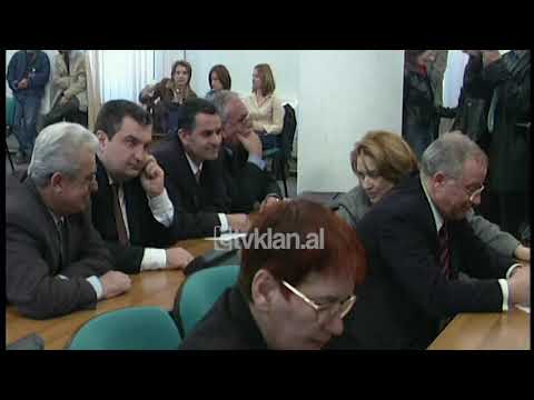 PS mbledhje grupi, debate per shkarkimin e kryeprokurorit Rakipi - (18 Mars 2002)
