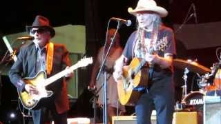 Willie Nelson and Merle Haggard - It&#39;s All Going to Pot