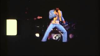 Elvis Presley & Ronnie Tutt in action (on stage @ Madison Square Garden 1972)