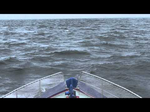 booteblog.net: Motorboot Xenia (Stahlverdränger) auf der Ostsee, Eckernförder Bucht, bei Nordwest 4