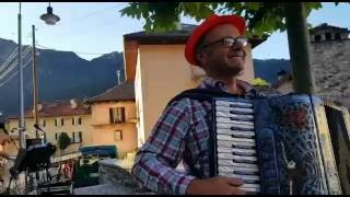 Duo in stile Ticinese `I Nottambuli` - Dany & Carlo video preview