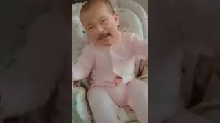 Download lagu Virall video lucu bayi berkumis goyang dangdut mp3