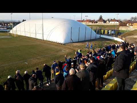 Az MTK Budapest játékosai és szurkolói 4-3 os győzelmet ünnepelnek a Soroksár SC ellen, 2020 feb. 9