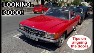Mercedes R107: Renowacja tapicerki drzwi, porady regulacji.